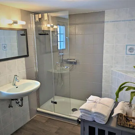 Zum Toepferbrunnen בית נופש Frohburg